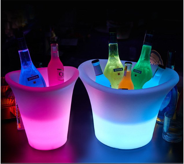 Ice Bucket Beverage Bucket Ensures Customers' Beverages Stay Refreshingly Cold