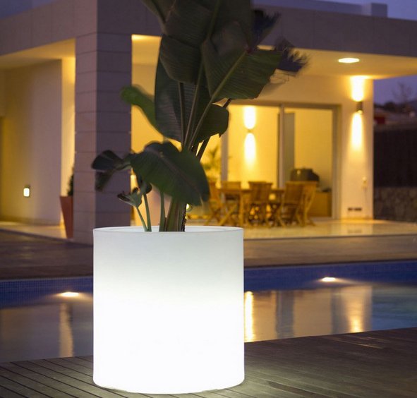 illuminated planter