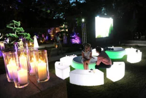 15 muebles que brillan en la oscuridad que iluminan tus eventos
