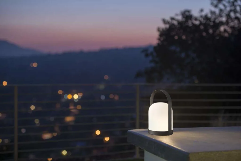 Lámpara LED Portátil para Exteriores Ilumina Tu Espacio