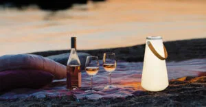 Draagbare, oplaadbare lantaarn die innovatie combineert met technologie voor ultiem gemak