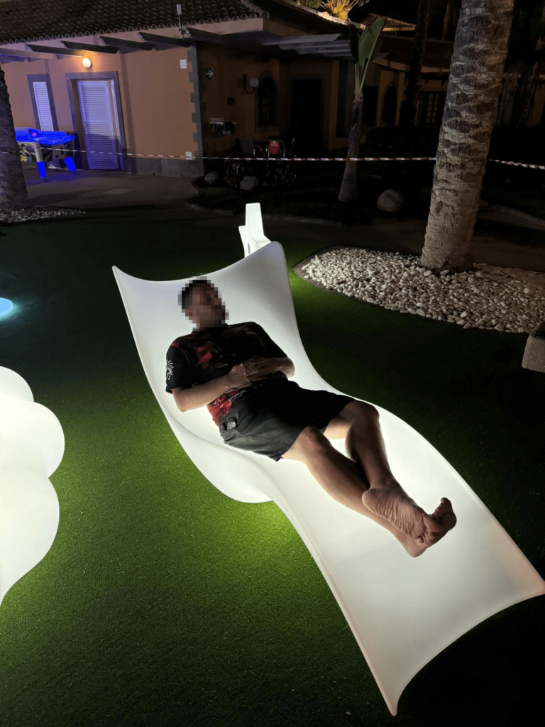 Spanish resort customers' real picture feedback on LED Lounge Chair