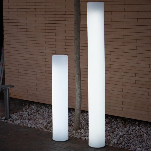 Luminous waterproof plastic 16 colors changing outdoor LED cylindrical floor lamp