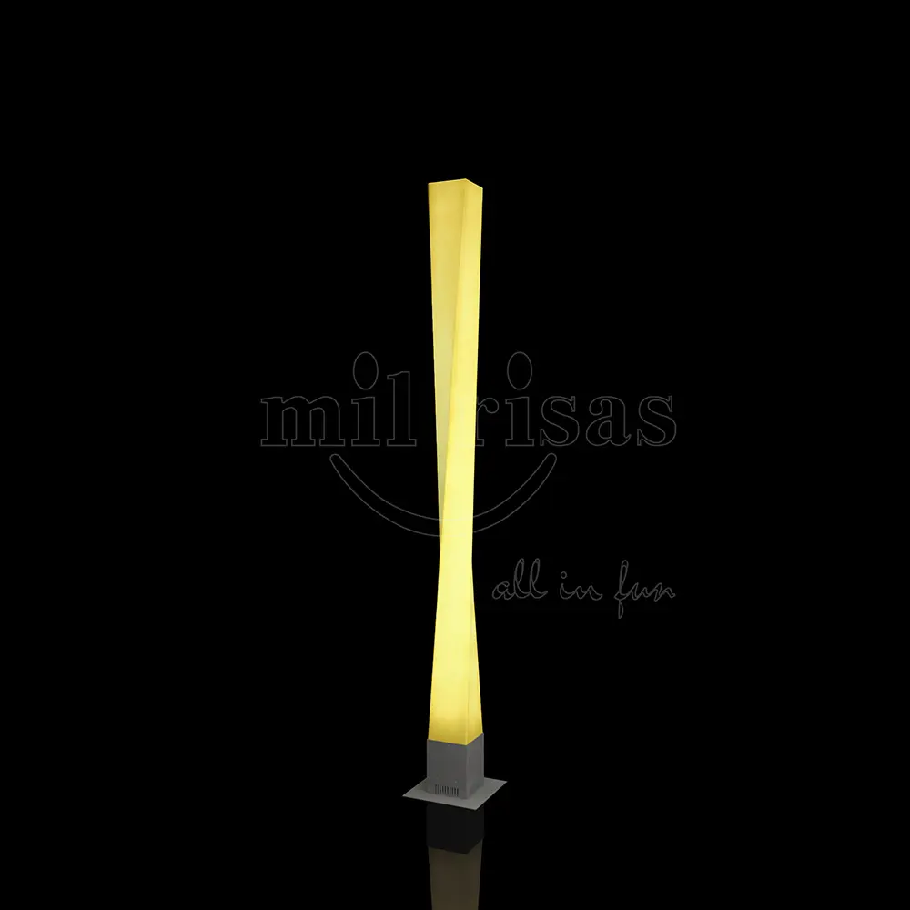 Lampada da terra a spirale quadrata con base in metallo