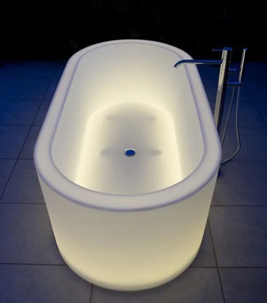 Bañera iluminada LED independiente con brillo inalámbrico 1