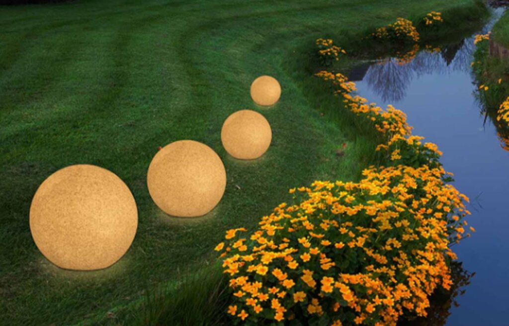 Las Bolas de Luz de Jardín Iluminan Tu Espacio Exterior