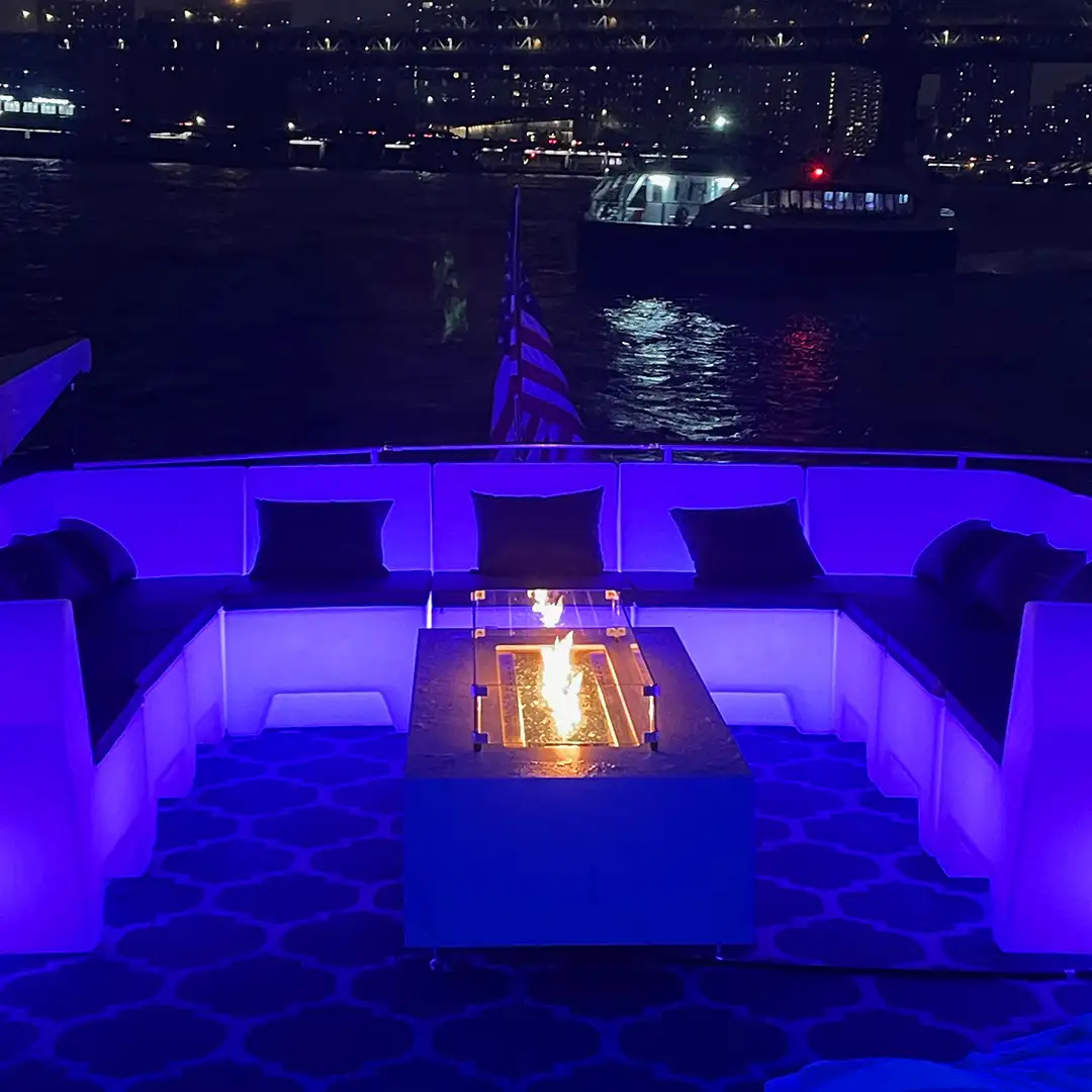 Light-and-Shadow-Ocean-View-Seating-Area-An-LED-Sofa-Area-You'll-Want-to-Take-Photos-From-the-Moment1